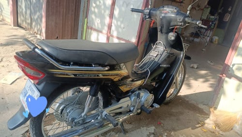 ម៉ូតូលក់ 1680$ចចារ