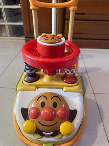 ឡានរុញក្មេងAnpanman(ជប៉ុន)
