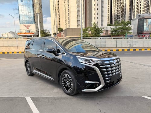 រថយន្តមួយទឹក DENZA D9 DM-I AWD 2025 ថ្មីស្អាតមួយជុំ បើកបាន3000km