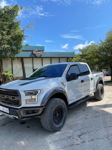 ឡានលក់ Ford Raptor 2017 ពណ៍ស៊ីម៉ង ប្រើសាំង