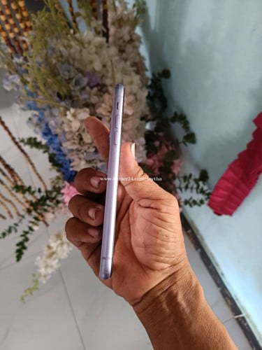 លក់iPhone 11