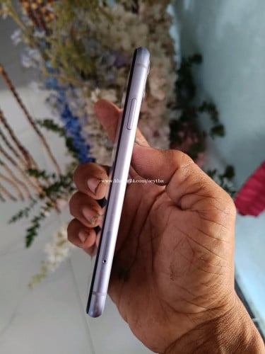 លក់iPhone 11