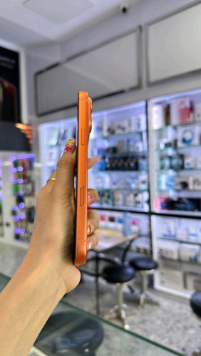 មួយទឹកសាណុំស៊ីន iPhone 17pro max 256GB (orange) XA នៅស្អាត 99% 💰 តម្លៃល្អ