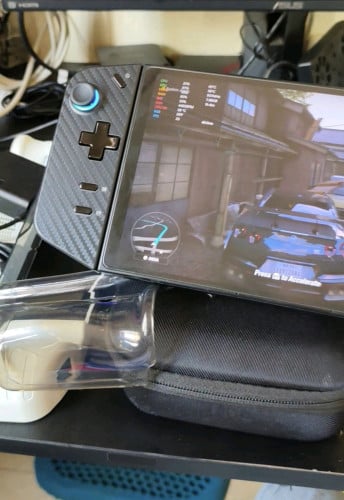 លក់ប្រញ៉ាប់ Legion Go 1TB