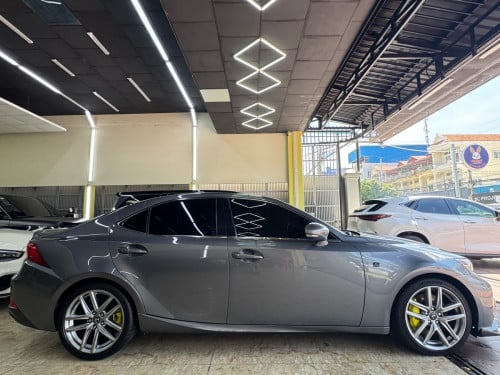 ឡានលក់ Lexus is Fsort full option 2016