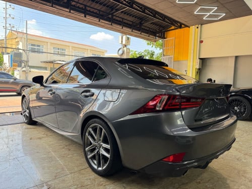 ឡានលក់ Lexus is Fsort full option 2016
