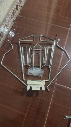 លក់រានកណ្តាល pcx 21-24 (15$) (ទើបប្រើបាន២ថ្ងៃ)និង កាងការពារ pcx 21-24 (25$)