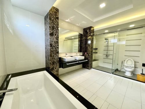 វិឡាឃ្វិនសម្រាប់ជួល | Queen villa For Rent