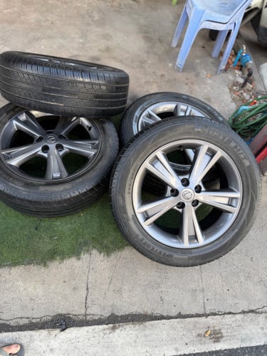 យ៉ាន់ស៊ីន Rx400h ទាំងសំបក