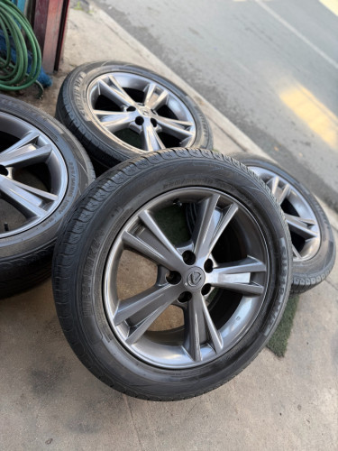 យ៉ាន់ស៊ីន Rx400h ទាំងសំបក