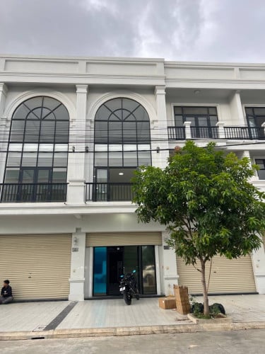 ផ្ទះshop houses ជួល
