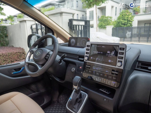 ន្Staria Premium  11កៅអី 2026