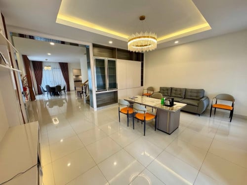 វីឡាភ្លោះកែងTA សម្រាប់ជួល | Villa Twin (TA) for Rent
