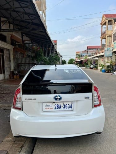 ត្រូវការលក់Toyota Prius 2012 option 2លេងម៉ាញ៉េinterruptហើយ យ៉ាន់option 5