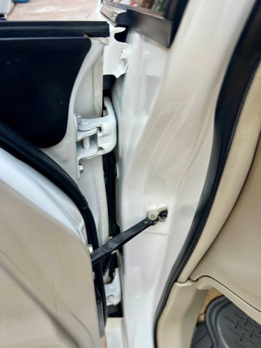 ត្រូវការលក់Toyota Prius 2012 option 2លេងម៉ាញ៉េinterruptហើយ យ៉ាន់option 5