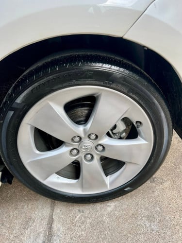 ត្រូវការលក់Toyota Prius 2012 option 2លេងម៉ាញ៉េinterruptហើយ យ៉ាន់option 5