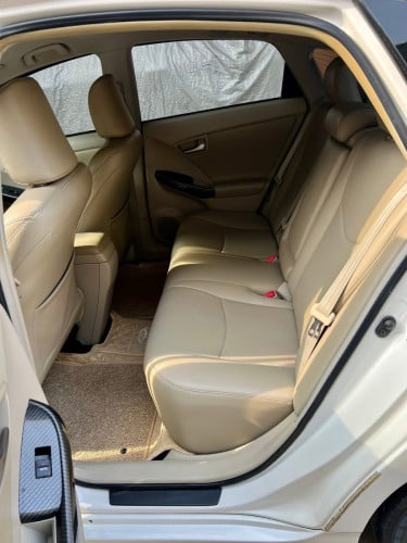 ត្រូវការលក់Toyota Prius 2012 option 2លេងម៉ាញ៉េinterruptហើយ យ៉ាន់option 5