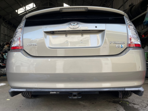 ឡានលក់​ ទឹកថ្នាំសុីនមួយជុំ​ បងៗ​ TOYOTA Pruis  09  ពណ៌​ស្ករ​ សន្លឹក​ពន្ធ​ថ្មី​