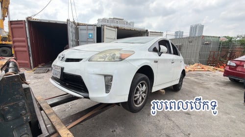 ✅ទើបមកដល់ថ្មីរៀបចំម៉ាស្អាតលក់តែ:$19,900🚘 2014 Prius Plug-in ប្រភេទសាកភ្លើង