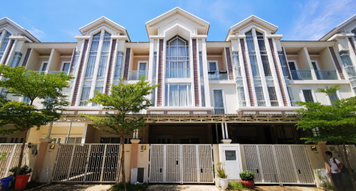 🏠វីឡាកូនកាត់ សម្រាប់លក់ នៅបុរី ជីបម៉ុង សែនសុខ