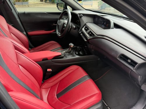 ក្រដាសពន្ធ​ UX250 2019 F-sport