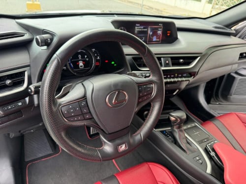 ក្រដាសពន្ធ​ UX250 2019 F-sport