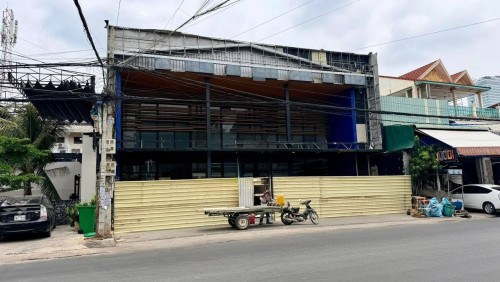 ឃ្លាំងជួល/Warehouse for Rent ទីតាំង៖ផ្លូវ 310 សង្កាត់ បឹងកេងកង ២  ខណ្ឌ បឹងកេងកង , (ជាប់ហាង Moon 310)