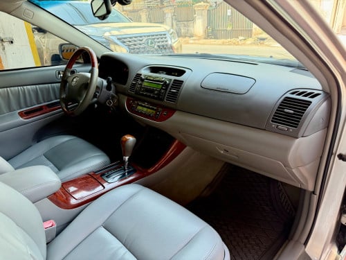 2004 Camry xle(full ពេញ) ម៉ាញ៉ែត MC