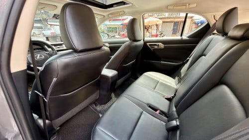 2014 CT200h full premium