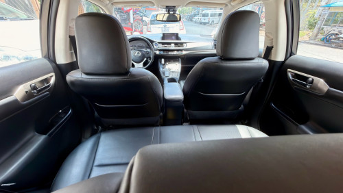 2014 CT200h full premium