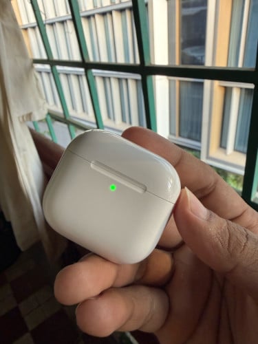 AirPods 4 ANC