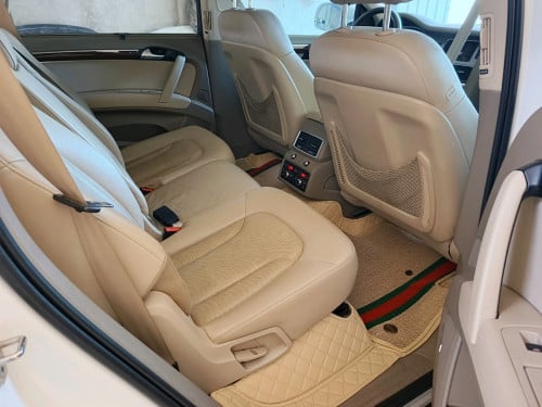 Audi Q7 full options ម៉ាស៊ីនសាំង ឆ្នាំ 2011