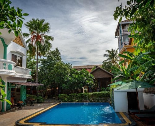 Beautiful 13 Bedroom Bungalows for Rent in Siem Reap – Svaydonkum(POOL)