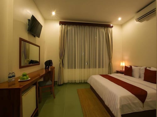 Beautiful 13– Bedroom Villa for Rent in Siem Reap – Svay Dangkum