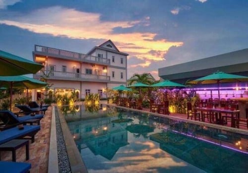 Beautiful 34-Bedroom Boutique for Rent in Svaydonkum