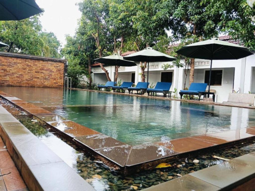 Beautiful 34-Bedroom Boutique for Rent in Svaydonkum