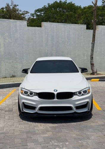 BMW 4Series បេីកដំបូល
