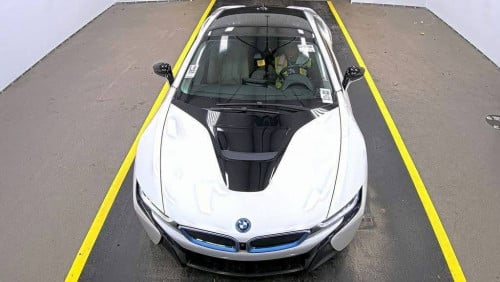BMW i8 2016 tax paper