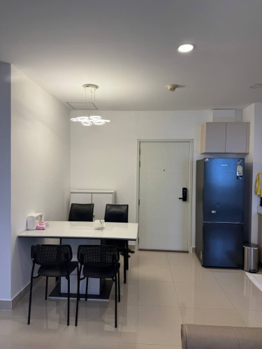 Condo parkland for rent good price