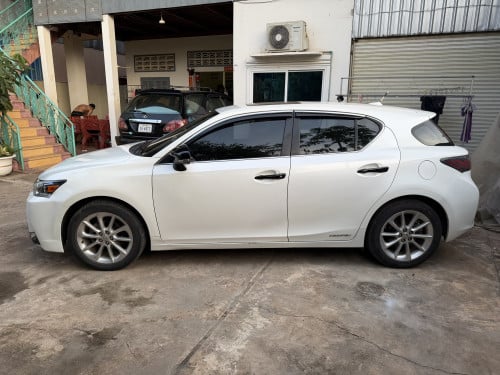 CT200h 2012 ម្ចាស់ដើម ចរចា