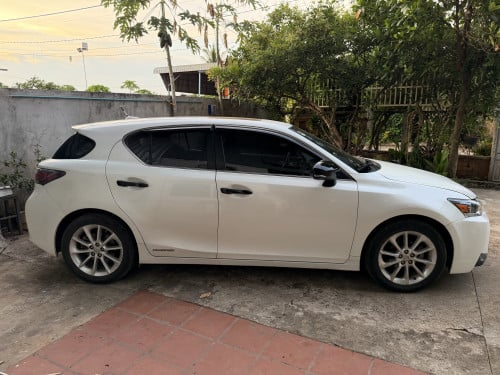 CT200h 2012 ម្ចាស់ដើម ចរចា
