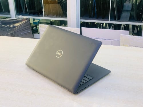 Dell Latitude 3420 14”FHD Key Lights