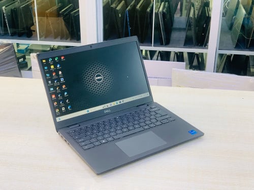 Dell Latitude 3420 14”FHD Key Lights