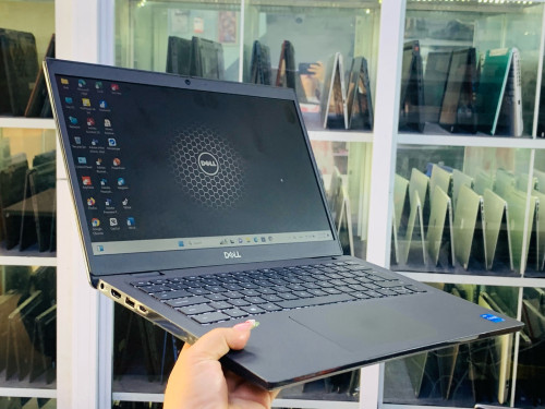 Dell Latitude 3420 14”FHD Key Lights