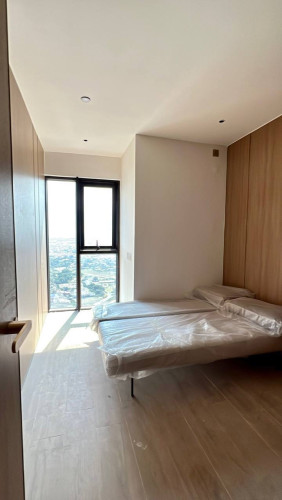 Duplex 4 bedroom facing city and river