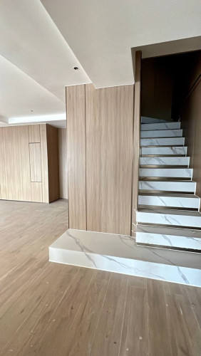 Duplex 4 bedroom facing city and river