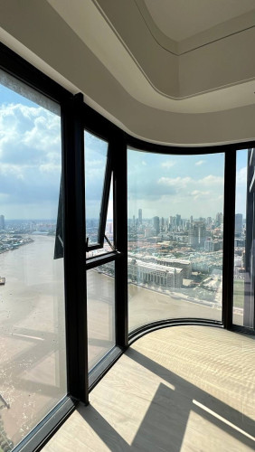 Duplex 4 bedroom facing city and river