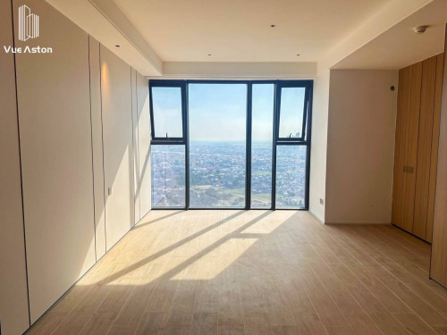 Duplex 4 bedroom facing city and river