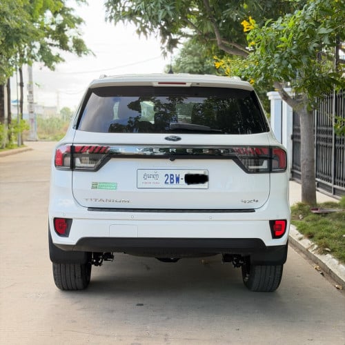 Ford Everest 023 titanium