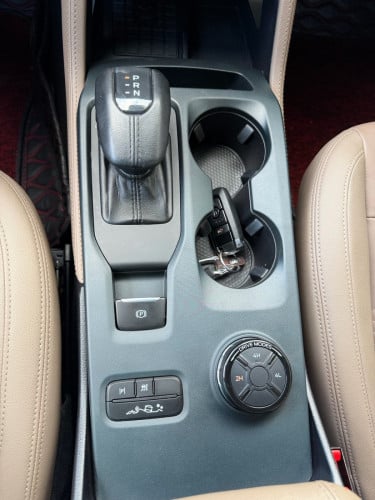 Ford Everest 023 titanium